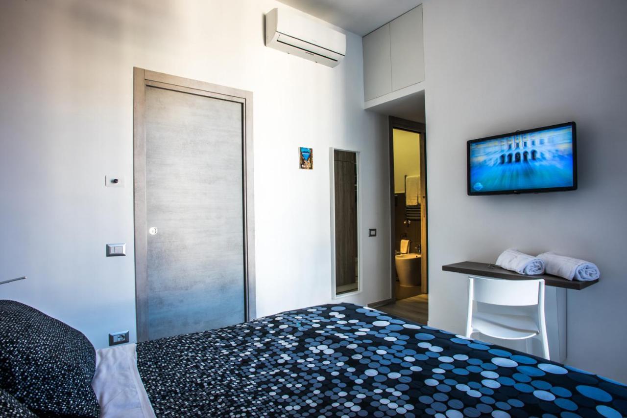 Solarium Al Duomo Rooms By Wonderful Italy Naples Luaran gambar