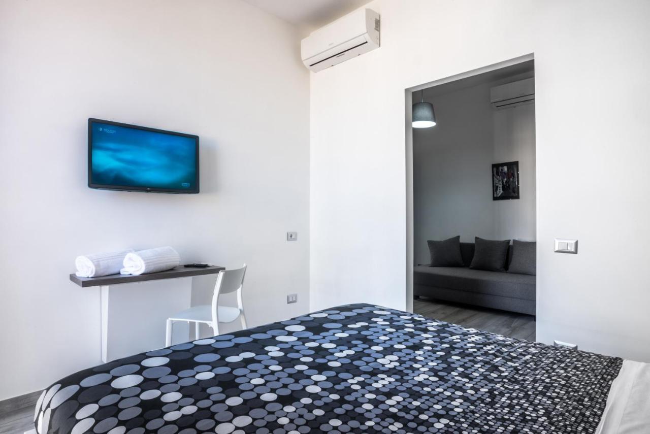 Solarium Al Duomo Rooms By Wonderful Italy Naples Luaran gambar